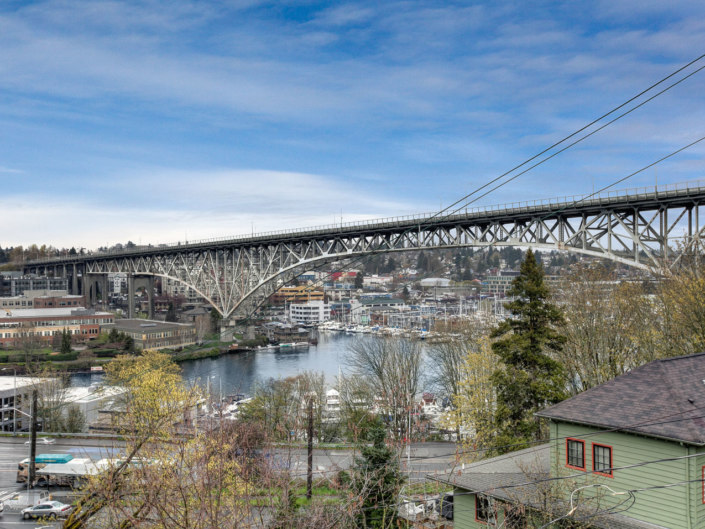 Condo with Aurora Bridge View